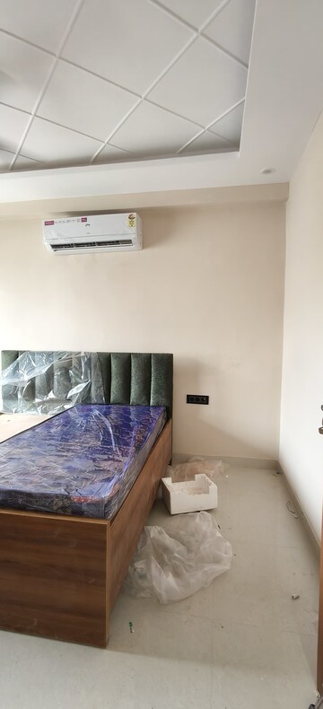 Bedroom in 1 BHK Builder Floor at Unitech Infospace, Sector 21 – for Rent