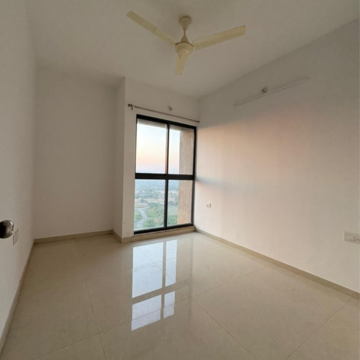 Room in 2 BHK Apartment at Lodha Palava Downtown Dombivli East, Taloja Bypass Road – for Rent