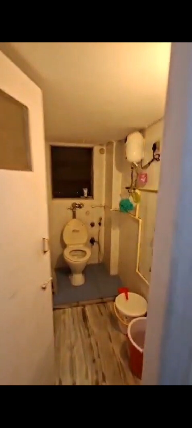 Bathroom, vakola 2 Bedroom 700 Sq.Ft. Apartment In Vakola Mumbai 9726597