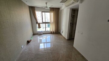 Room in 1 BHK Apartment at Hiranandani Sorrento, Powai – for Rent