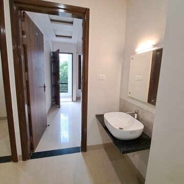 Bathroom in 2 BHK Villa at Gomti Nagar – for Rent