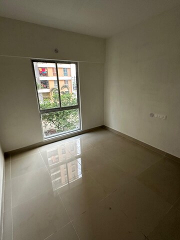 Room in 2 BHK Apartment at Kundan Plaza, Chinar Park – for Rent