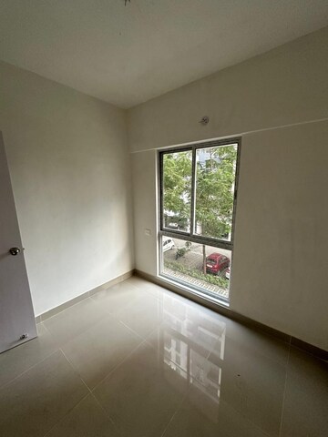 Room in 2 BHK Apartment at Kundan Plaza, Chinar Park – for Rent