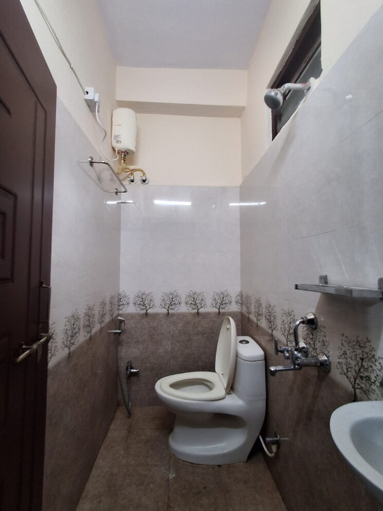 Bathroom, kondapur 2 Bedroom 1100 Sq.Ft. Apartment In Kondapur Hyderabad 9726662