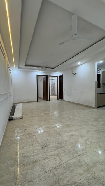 Room in 3 BHK Builder Floor at Chattarpur – for Rent