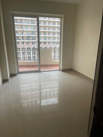 Room in 3 BHK Apartment at Sector 86 – for Rent