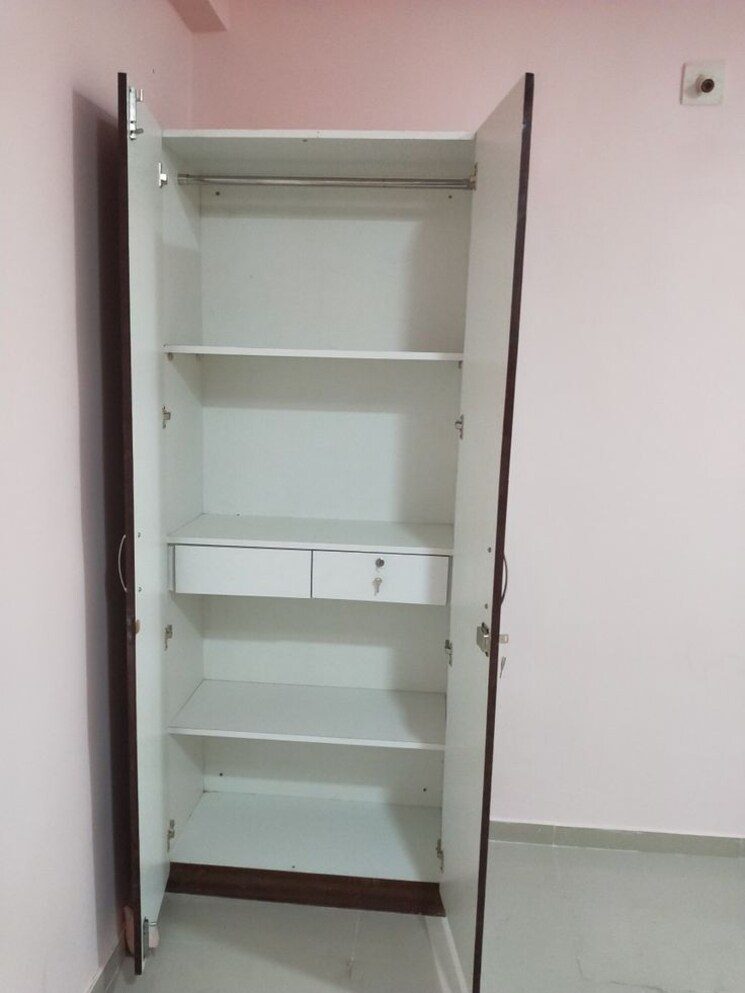 Room, vineet khand Pg For Girls In Vineet Khand 9726726