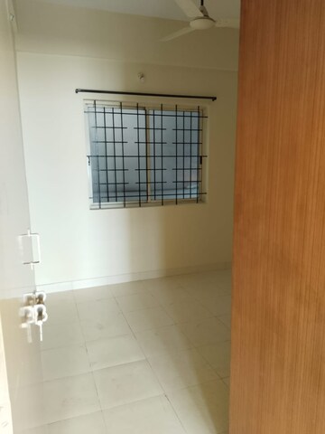 Room in 2 BHK Apartment at Btm Layout – for Rent