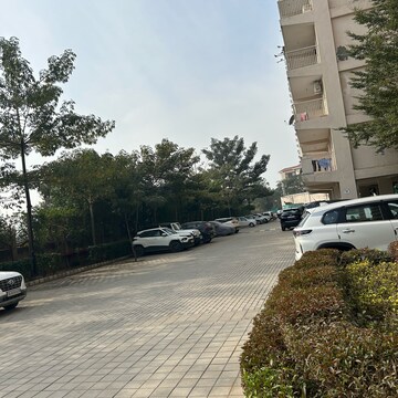 Parking in 1 BHK Apartment at AVL 36 Gurgaon, Sector 36a – for Rent