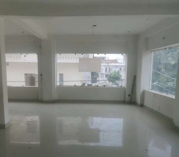  Office Space For Rent in Hazratganj