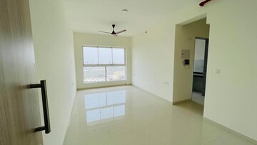 Room in 3 BHK Apartment at KK Elegance, Khar West – for Sale