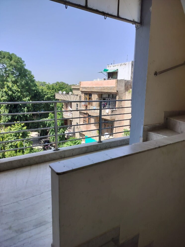 Balcony, kalkaji 1 Bedroom 600 Sq.Ft. Builder Floor In Kalkaji Delhi 9726843