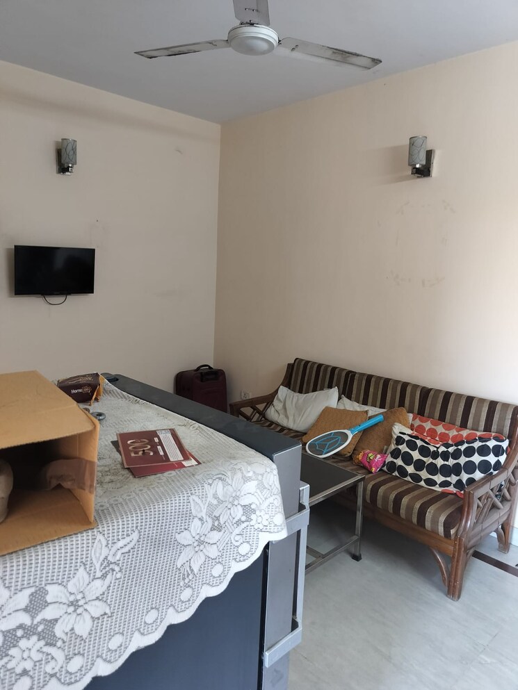 Cover Image, kalkaji 1 Bedroom 600 Sq.Ft. Builder Floor In Kalkaji Delhi 9726843