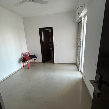 Room in 2 BHK Apartment at Nirala World Estate I, Amrapali Dream Valley – for Rent