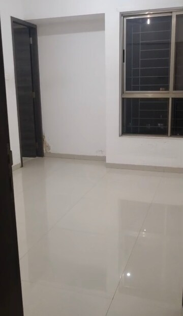 Room in 4 BHK Apartment at Alcon Royce, Kondhwa – for Rent