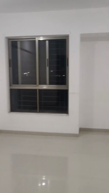 Room in 4 BHK Apartment at Alcon Royce, Kondhwa – for Rent