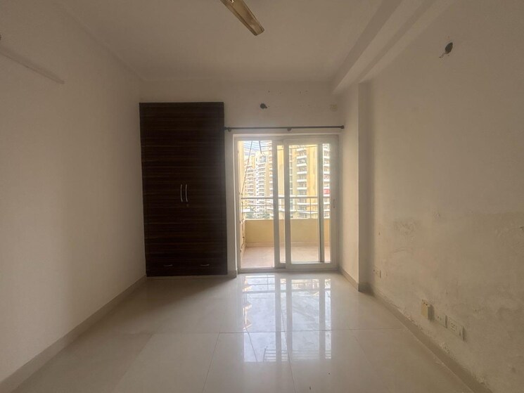 Room, purvanchal-royal-park 3 Bedroom 1315 Sq.Ft. Apartment In Sector 137 Noida 9726855