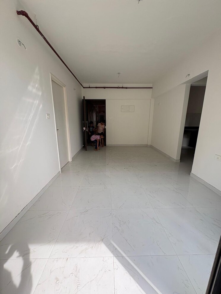 Room, runwal-gardens-phase-2 1 Bedroom 400 Sq.Ft. Apartment In Kalyan Shilphata Road Thane 9726873