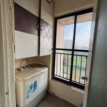 Room in 1 BHK Apartment at Lodha Casa Bella, Usarghar Gaon – for Rent