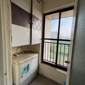 Room in 1 BHK Apartment at Lodha Casa Bella, Usarghar Gaon – for Rent