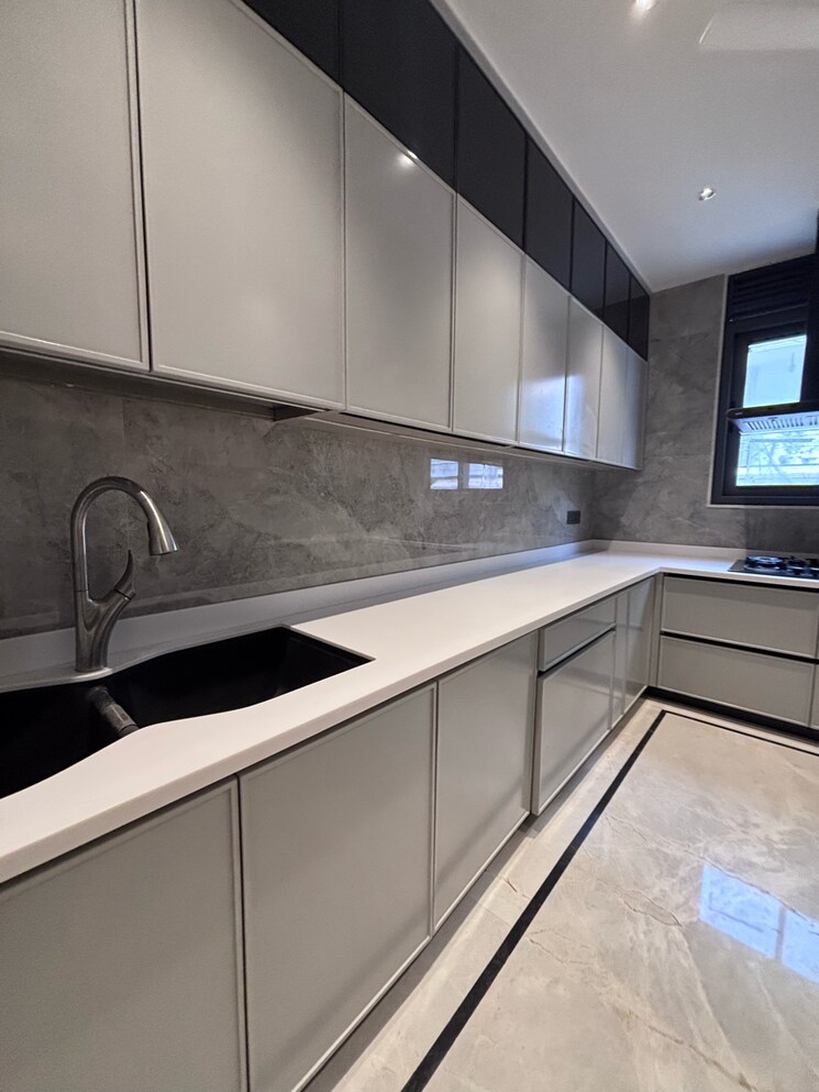 Kitchen, safdarjung enclave 3 Bedroom 250 Sq.Yd. Builder Floor In Safdarjung Enclave Delhi 9726887