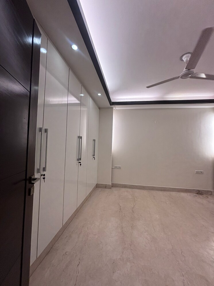 Room, safdarjung enclave 3 Bedroom 200 Sq.Yd. Builder Floor In Safdarjung Enclave Delhi 9726888