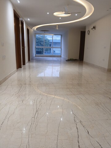 Building Lobby in 4 BHK Builder Floor at Uppal Southend, Sector 49 – for Rent