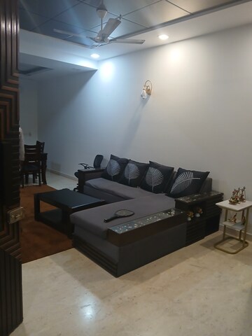 Staircase in 4 BHK Builder Floor at Unitech South City II, Sector 50 – for Rent