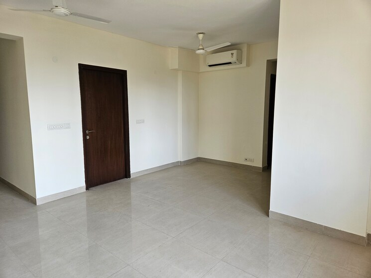 Room, tata-gurgaon-gateway 3.5 Bedroom 2870 Sq.Ft. Apartment In Sector 112 Gurgaon 9726977