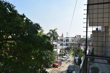 4 BHK Builder Floor – Exterior View View at Sector 14 - for Rent