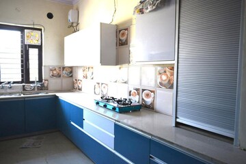 Kitchen in 4 BHK Builder Floor at Sector 14 – for Rent