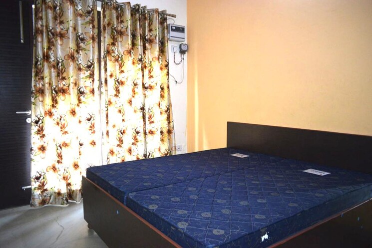 Bedroom, sector 14 4 Bedroom 2500 Sq.Ft. Builder Floor In Sector 14 Gurgaon 9727007