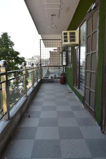 Balcony in 4 BHK Builder Floor at Sector 14 – for Rent