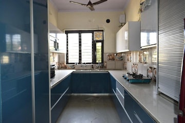 Kitchen in 4 BHK Builder Floor at Sector 14 – for Rent