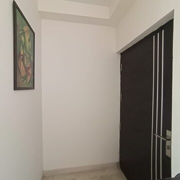 Room in 3.5 BHK Apartment at Smart World Gems, Sector 89 – for Rent