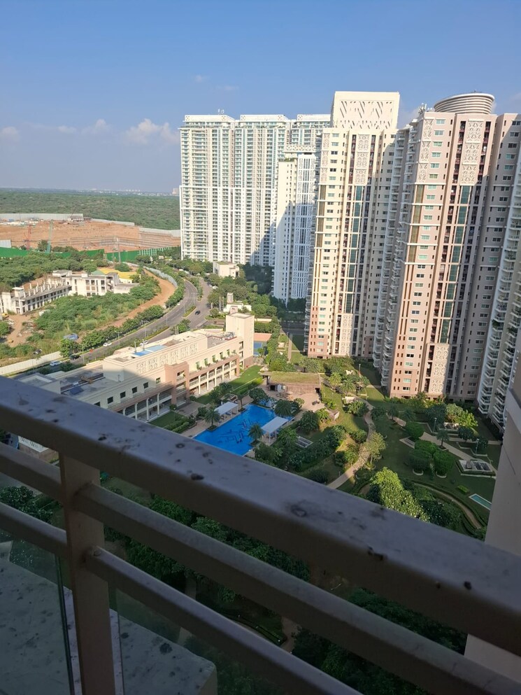 Cover Image, dlf-regency-park-i 2 Bedroom 1150 Sq.Ft. Apartment In Dlf Phase iv Gurgaon 9727030