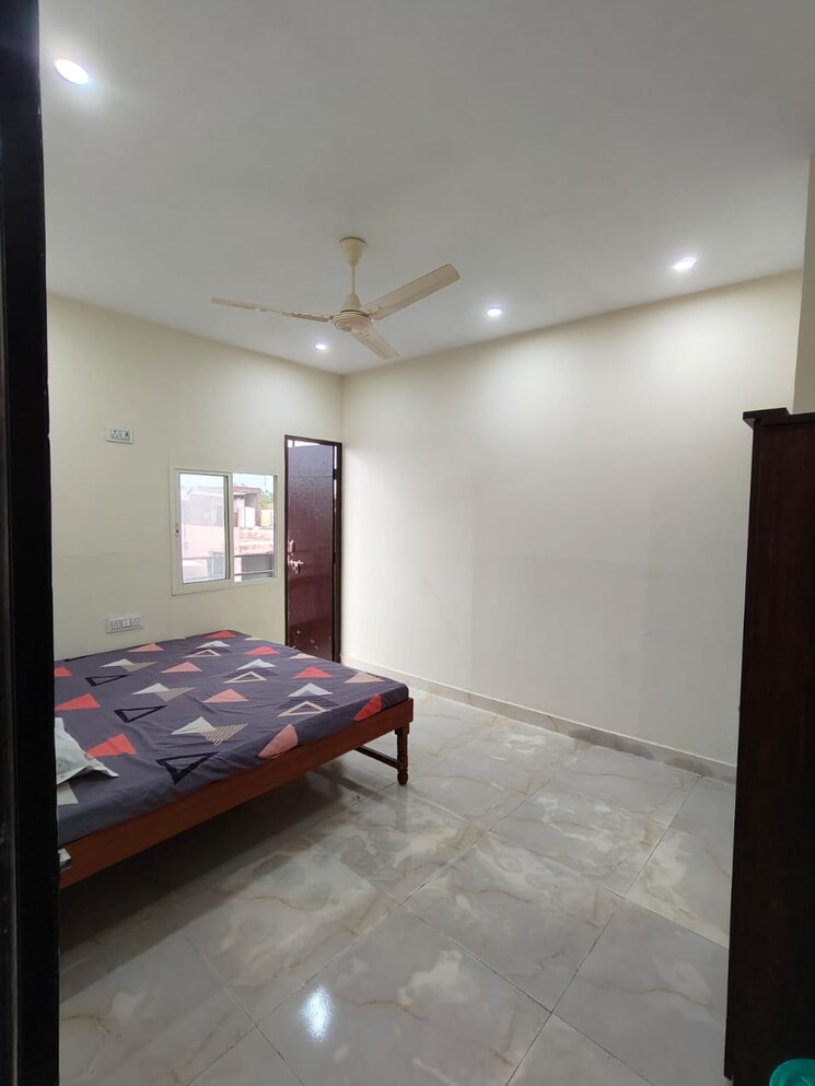 Bedroom, apex-anuradha-apartments 2 Bedroom 1000 Sq.Ft. Apartment In Paschim Vihar Delhi 9727045