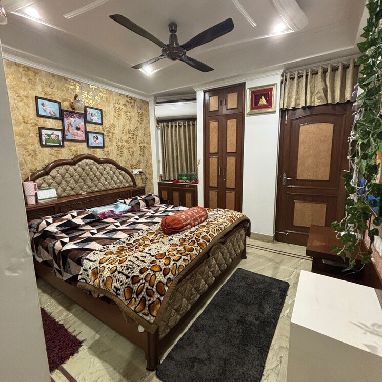 Bedroom, chittaranjan park 3 Bedroom 1200 Sq.Ft. Builder Floor In Chittaranjan Park Delhi 9727077