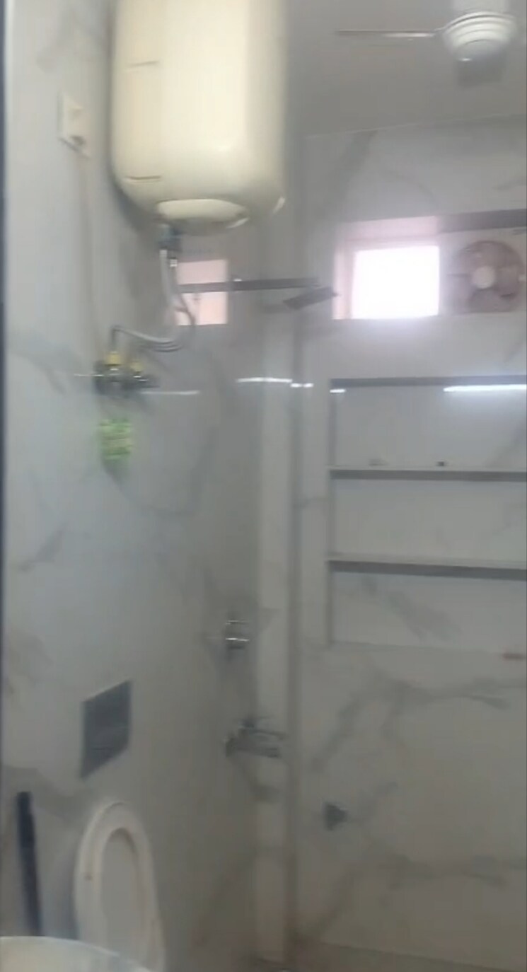 Bathroom, patel nagar 2 Bedroom 1000 Sq.Ft. Builder Floor In Patel Nagar Delhi 9727093