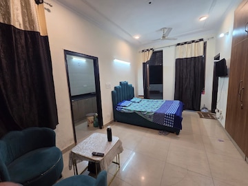Living Room in 3 BHK Builder Floor at South City 1 – for Rent
