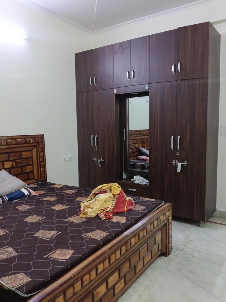 Bedroom, sector 27 2 Bedroom 1400 Sq.Ft. Builder Floor In Sector 27 Gurgaon 9727112