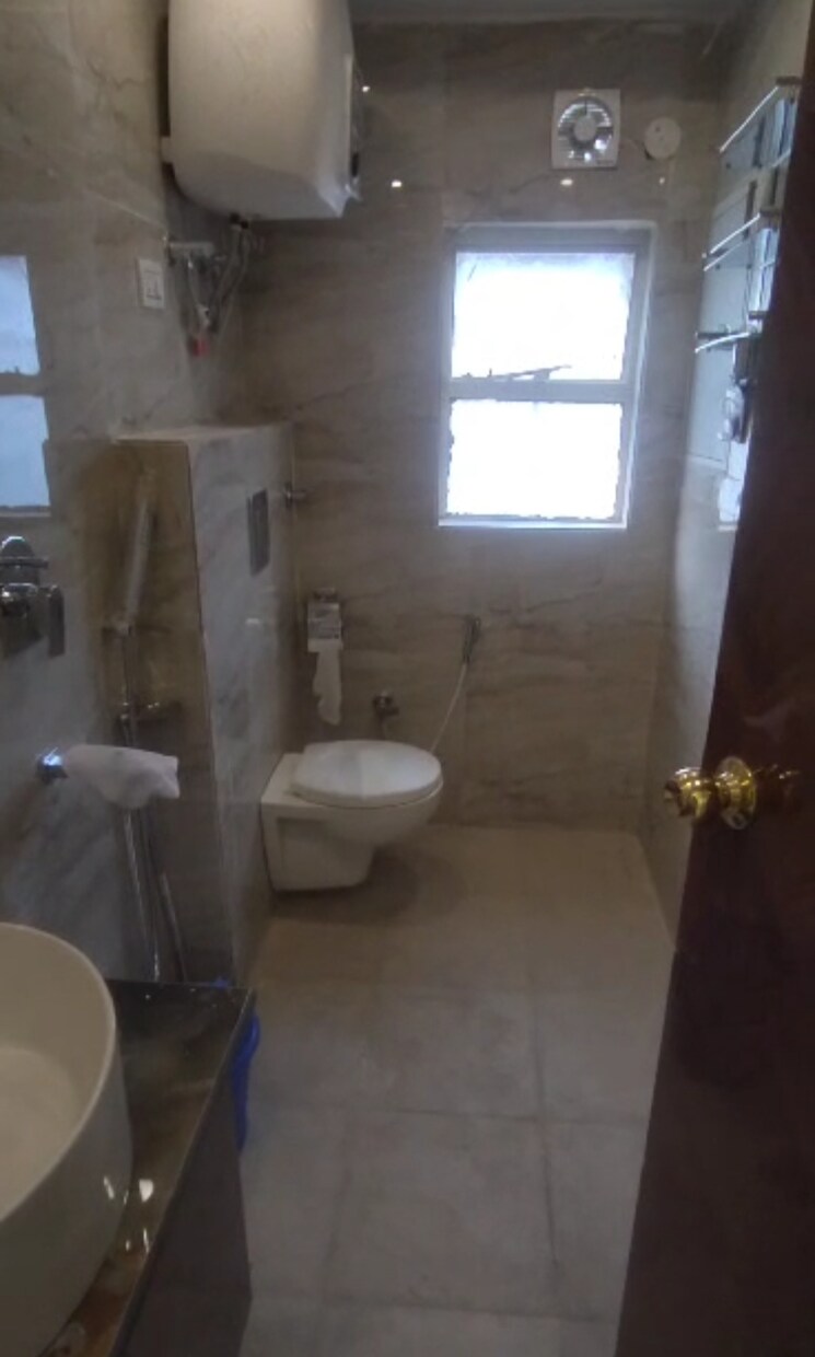 Bathroom, moti nagar 1 Bedroom 450 Sq.Ft. Builder Floor In Moti Nagar Delhi 9727114