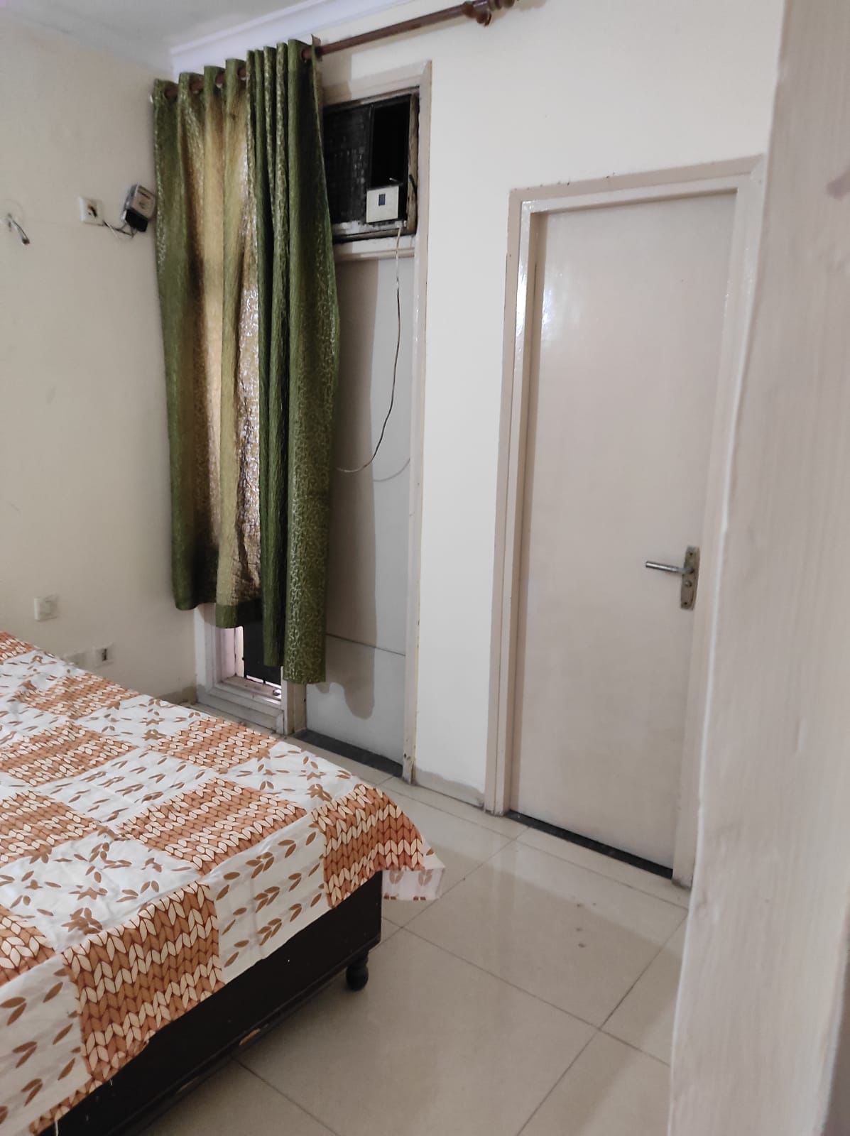 Bedroom in 2 BHK Builder Floor at Sector 55 – for Rent