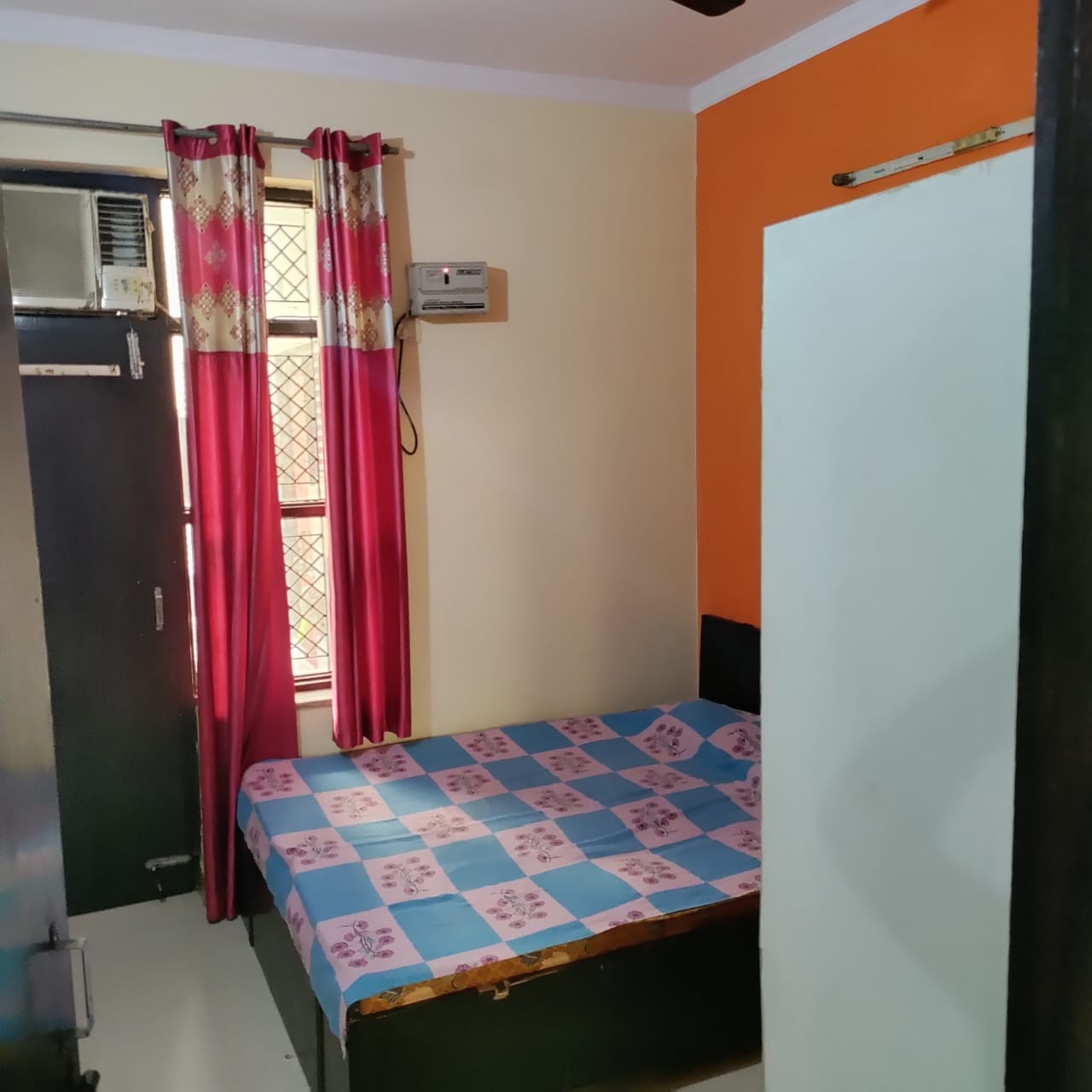 Bedroom in 1 RK Builder Floor at Sushant Lok I – for Rent