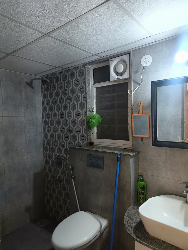 Bathroom, kolte-patil-western-avenue 2 Bedroom 668 Sq.Ft. Apartment In Wakad Pune 9727164