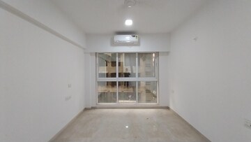 Room in 2 BHK Apartment at Vile Parle East – for Rent