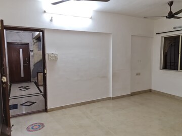 Room in 1 BHK Apartment at Dosti Acres – for Sale