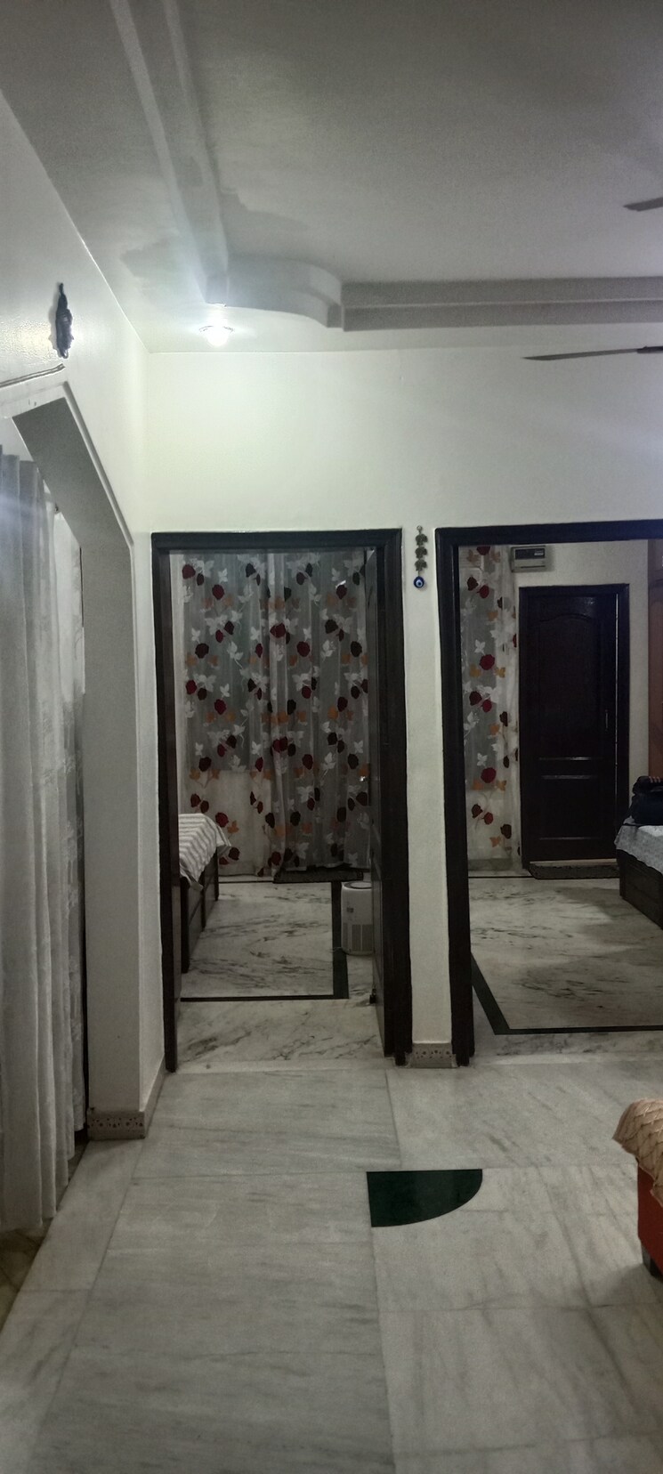  Parking, niti khand 2 Bedroom 900 Sq.Ft. Builder Floor In Niti Khand Ghaziabad 9727290