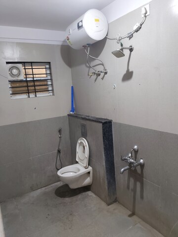 Bathroom in 1 BHK Apartment at Krishna Residency Kadubeesanahalli, Kadubeesanahalli – for Rent