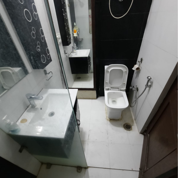 Bathroom, malviya nagar 2 Bedroom 900 Sq.Ft. Builder Floor In Malviya Nagar Delhi 9727353